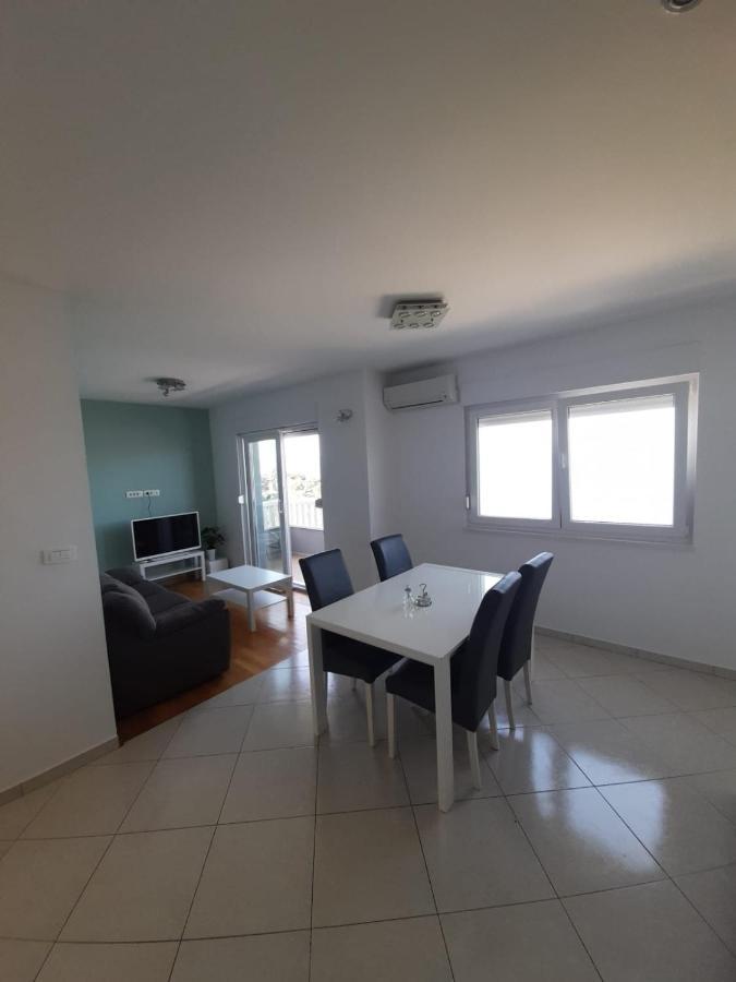 Kike Apartment Omiš Buitenkant foto