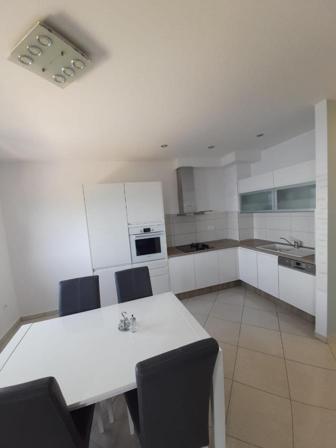 Kike Apartment Omiš Buitenkant foto