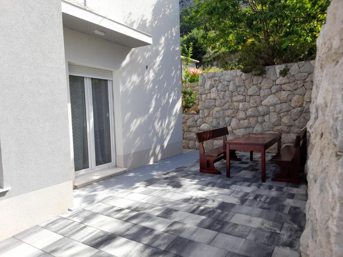Kike Apartment Omiš Buitenkant foto